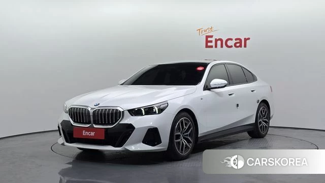 BMW 5 Series (G60) 2025 Белый из Кореи