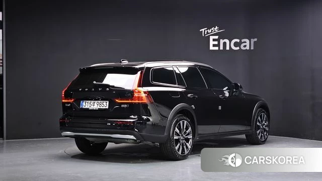 Купить Volvo V60 Cross-Country 2nd Generation из Южной Кореи
