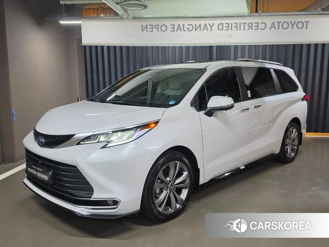 Toyota Sienna 4th Generation 2025 Белый из Кореи