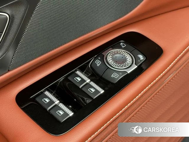 Lincoln Navigator 2023 Черный из Китая