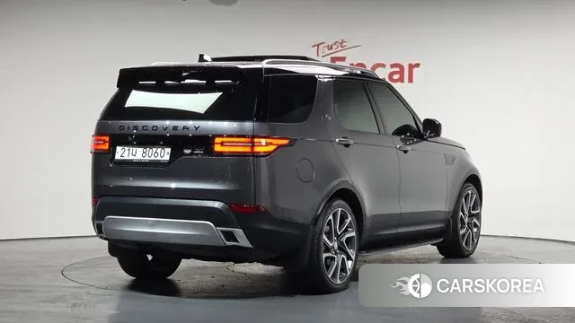 Land Rover Discovery 5 2018 Серый из Кореи