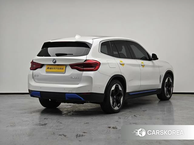 BMW iX3 2021 Белый из Китая