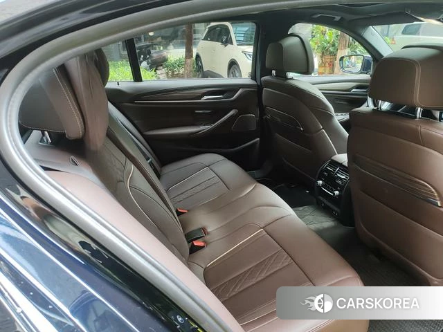 BMW 5 series 2022 Черный из Китая