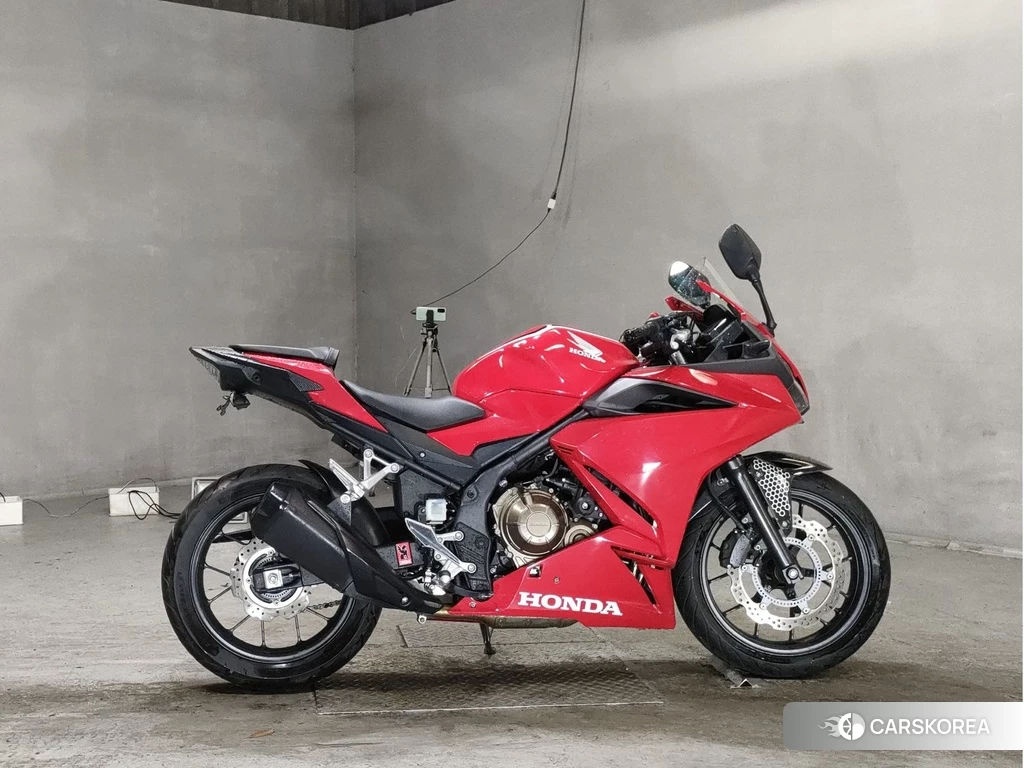 Проданный Honda CBR400R 2021 из Японии