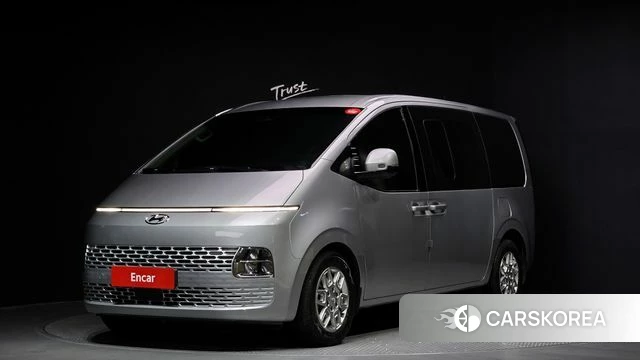 Hyundai Staria 2023 Серебряный из Кореи