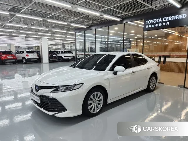 Toyota Camry (XV70) 2021 Белый из Кореи