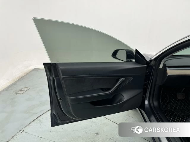 Tesla Model 3 2020 Темно-серый из Китая