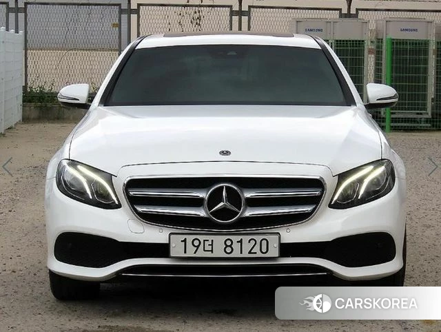 Mercedes-Benz E-Class W213 2018 Белый из Кореи
