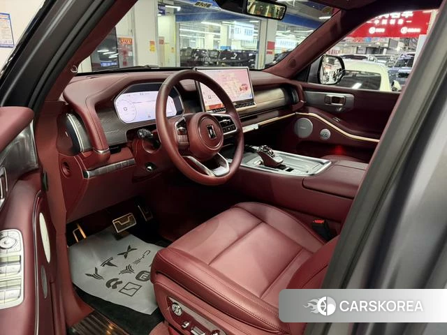 Tank 700 Hi4-T 2025 Темно-серый из Китая