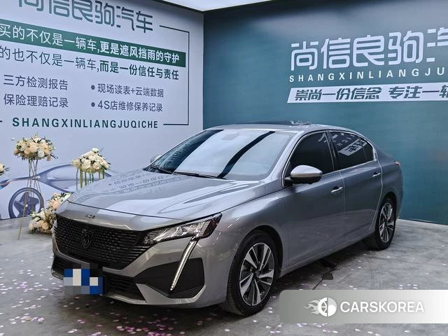 Peugeot 408 2025 Серебристо-серый из Китая