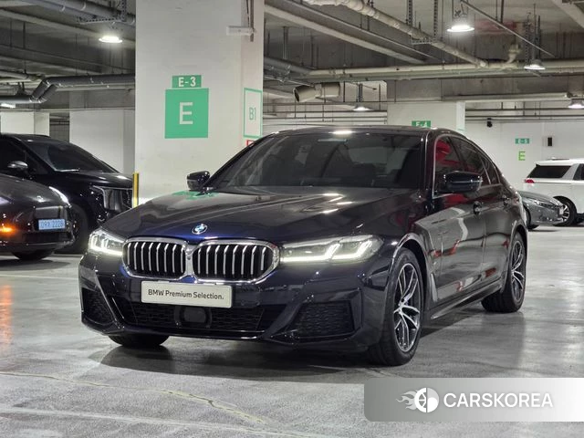 BMW 5 Series (G30) 2023 Черный из Кореи