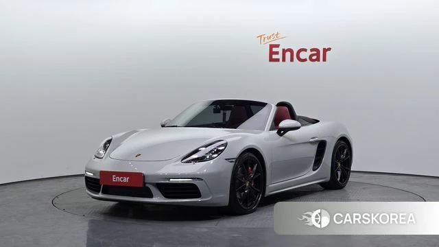 Porsche 718 Boxster 2021 Серебристо-серый из Кореи