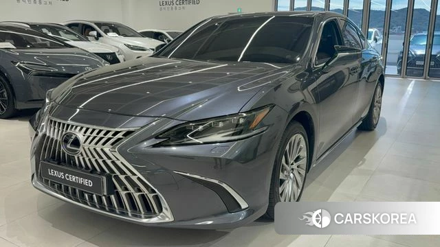 Lexus ES300h 7th generation 2025 Серый из Кореи