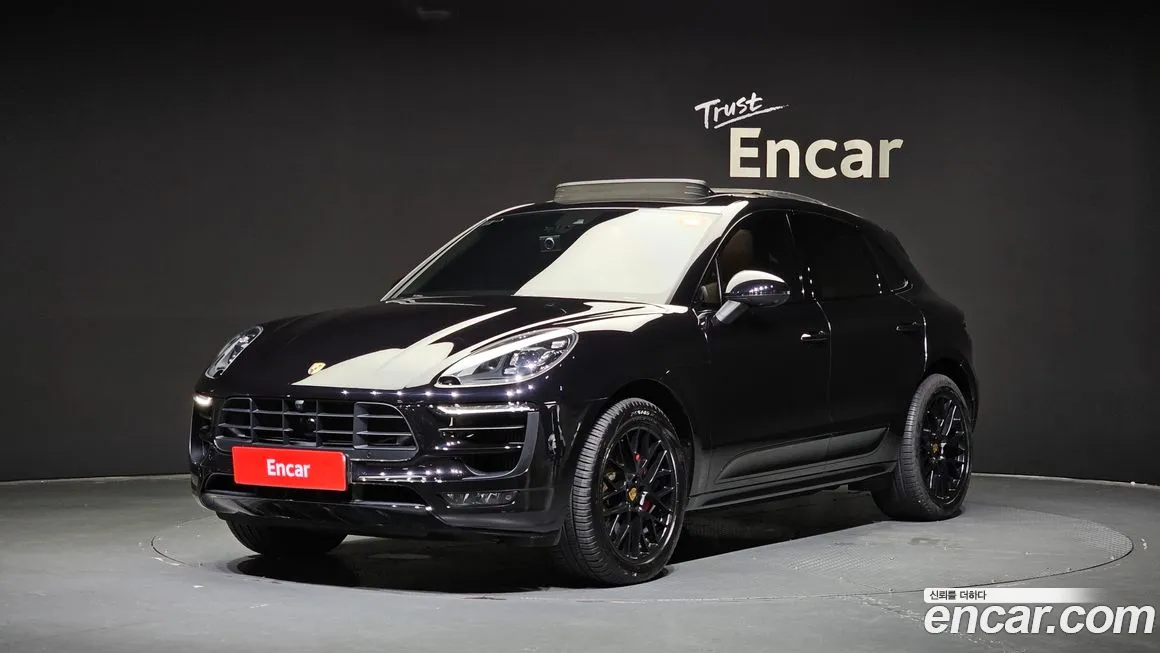 Porsche Macan 2018 Черный из Кореи