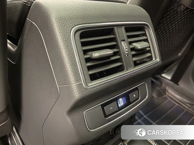 Audi Q5L 2021 Белый из Китая