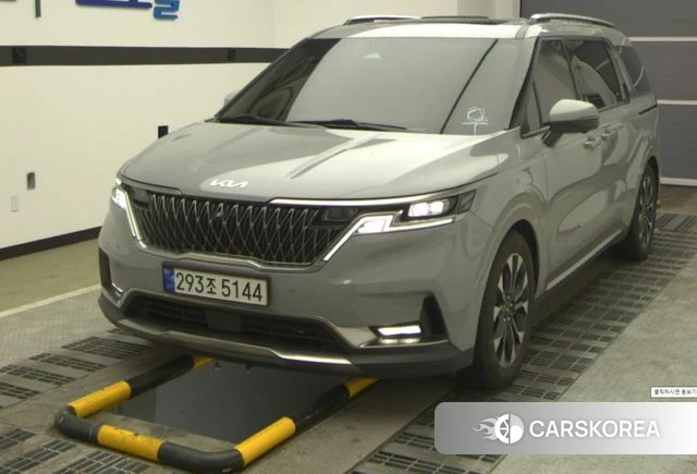 Kia Carnival 4th generation 2023 Серебристо-серый из Кореи