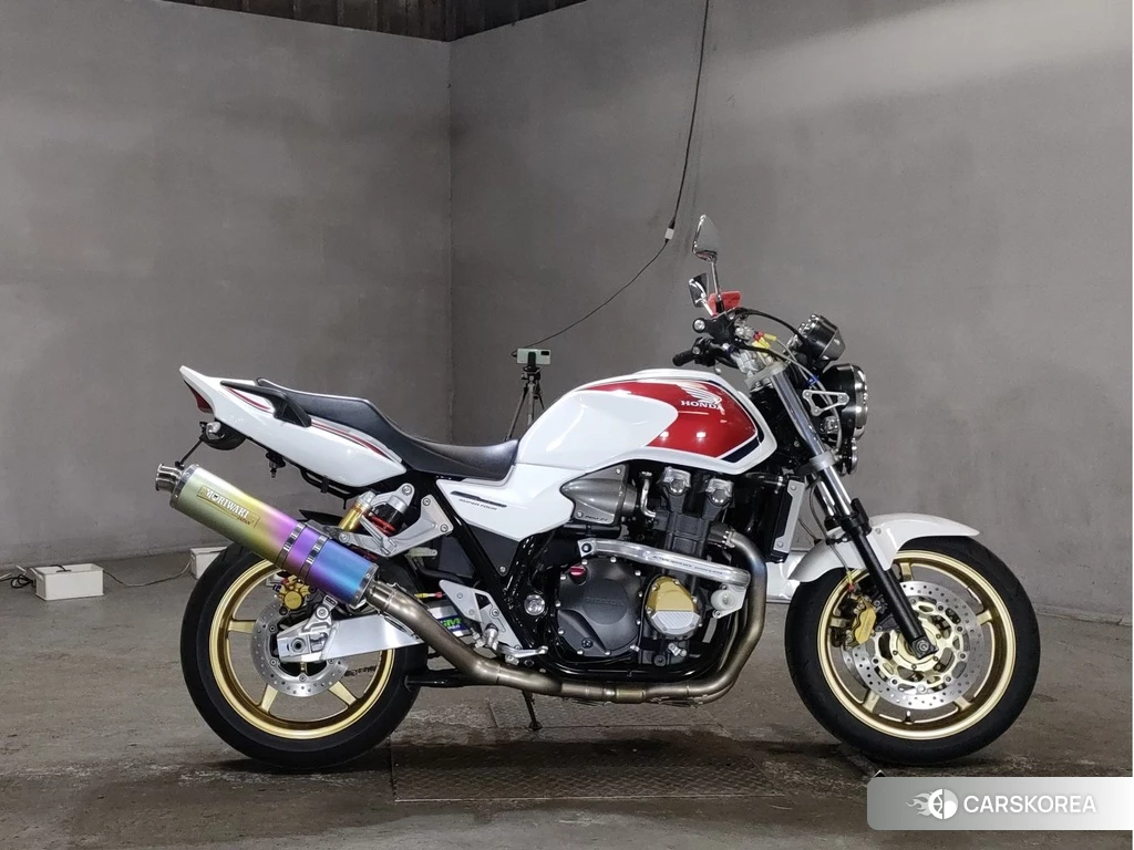 Проданный Honda CB1300SF 2013 из Японии, фото 2