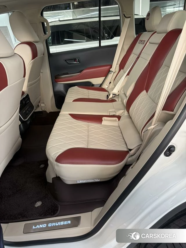 Toyota Land Cruiser (imported) 2025 Белый из Китая