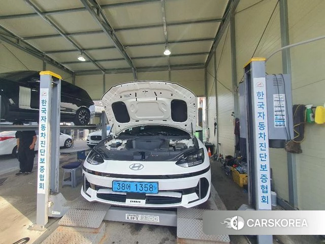 Hyundai Ionic 6 2022 Белый из Кореи