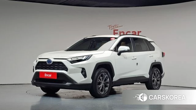 Toyota RAV4 5th Generation 2022 Белый из Кореи