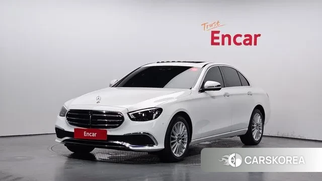 Mercedes-Benz E-Class W213 2023 Белый из Кореи
