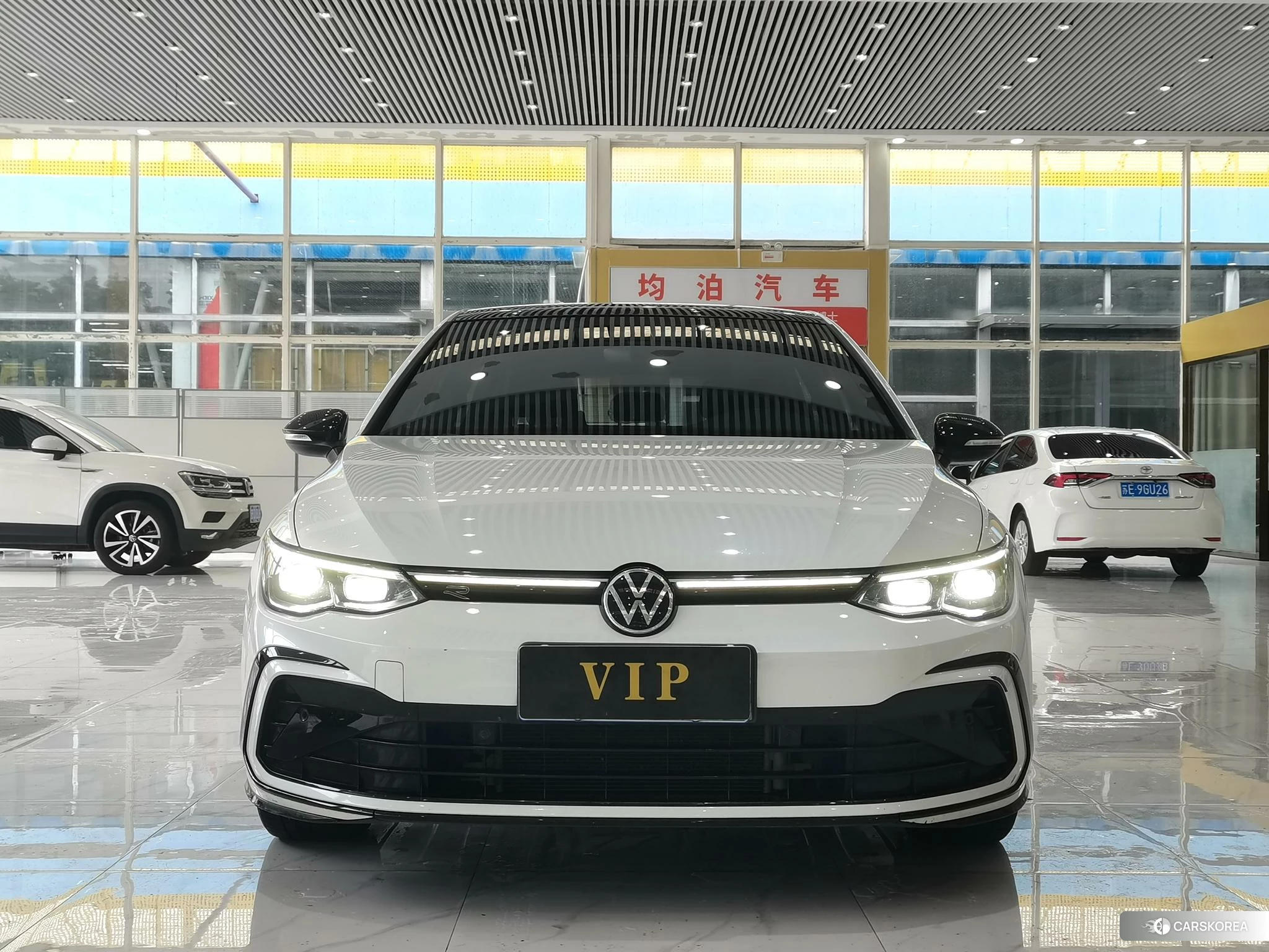 Volkswagen Golf 2023 Белый из Китая