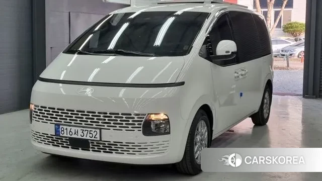Hyundai Staria 2025 Белый из Кореи