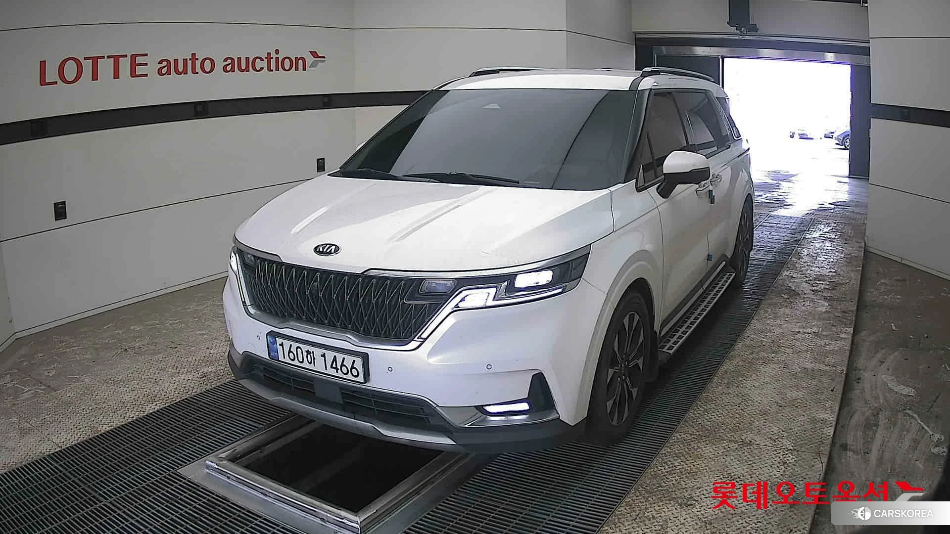 Kia Carnival 2021 Snow White Pearl из Кореи
