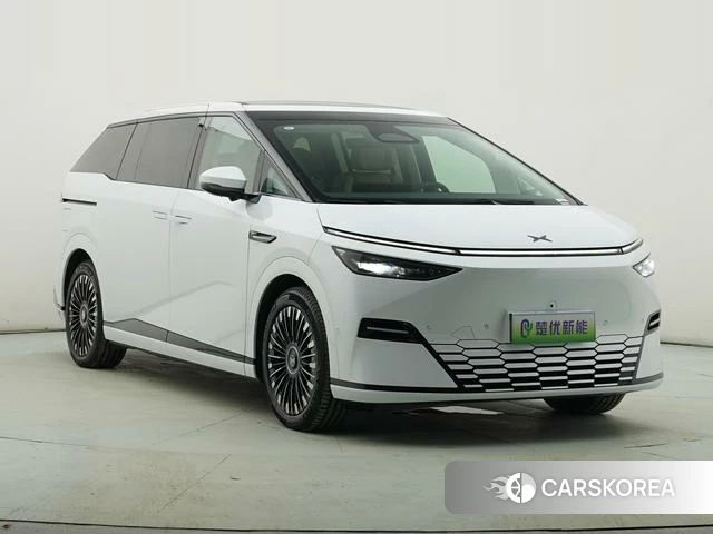 Xiaopeng Motors Xiaopeng X9 2025 Белый из Китая