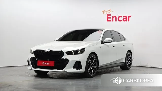 BMW 5 Series (G60) 2025 Белый из Кореи