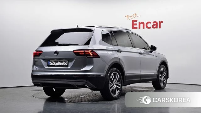 Volkswagen Tiguan Allspace 2020 Серебристо-серый из Кореи