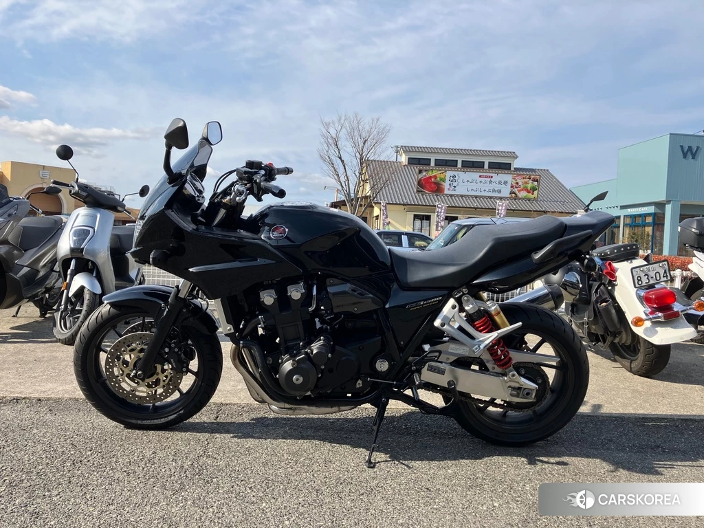 Проданный Honda CB1300SF BOLDOR 2014 из Японии, фото 2