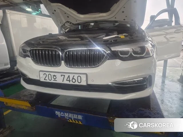 BMW 5 Series (G30) 2019 Белый из Кореи