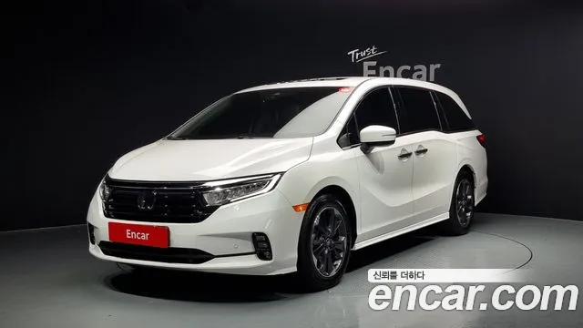 Honda Odyssey 2021 Белый из Кореи