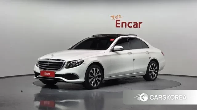 Mercedes-Benz E-Class W213 2019 Белый из Кореи