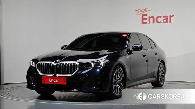 BMW 5 Series (G60) 2024 Черный из Кореи