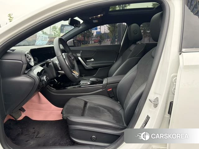 Mercedes-Benz Class A 2023 Белый из Китая