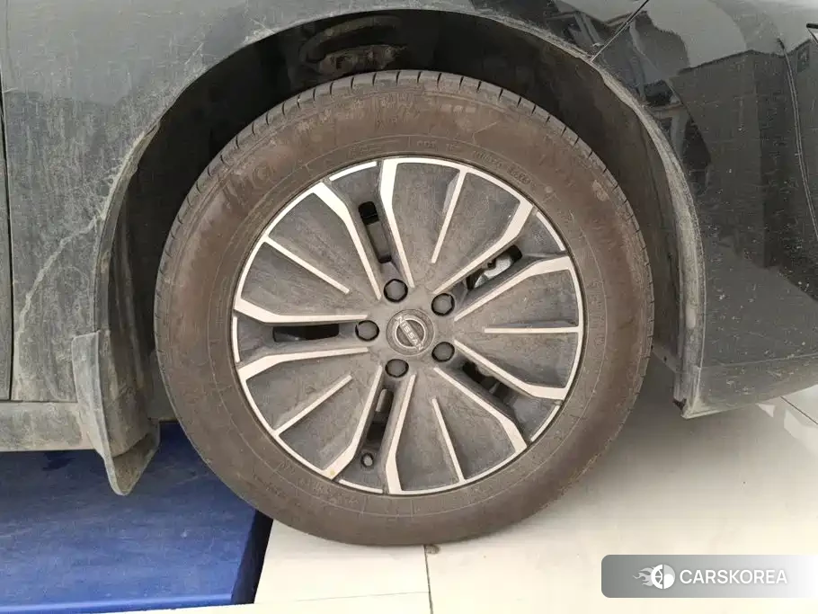 Nissan N6 2026 Черный из Китая