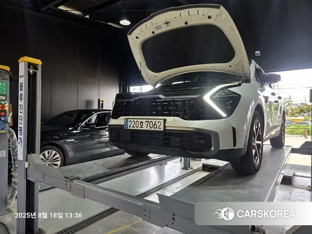 Kia Sportage 5th Generation Hybrid 2023 Белый из Кореи