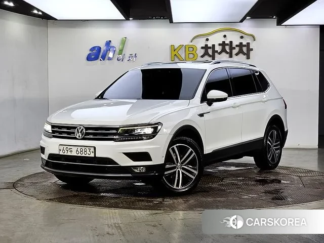 Volkswagen Tiguan Allspace 2018 Белый из Кореи