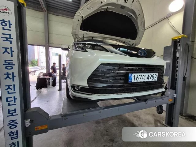 Toyota Sienna 4th Generation 2021 Белый из Кореи