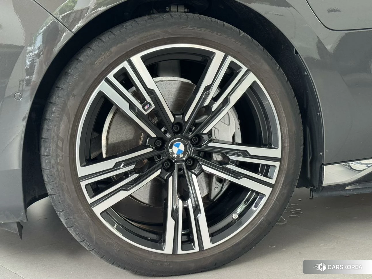 BMW i7 2022 Темно-серый из Китая