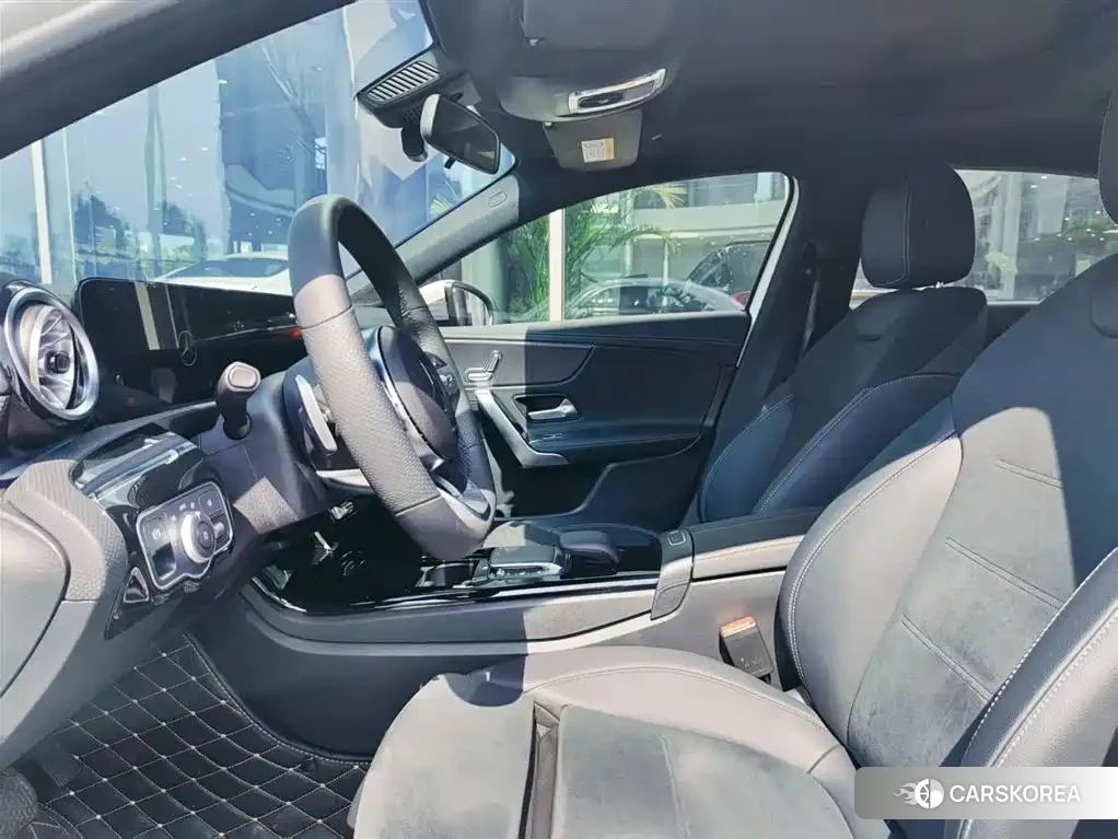 Mercedes-Benz A-Class 2023 Белый из Китая
