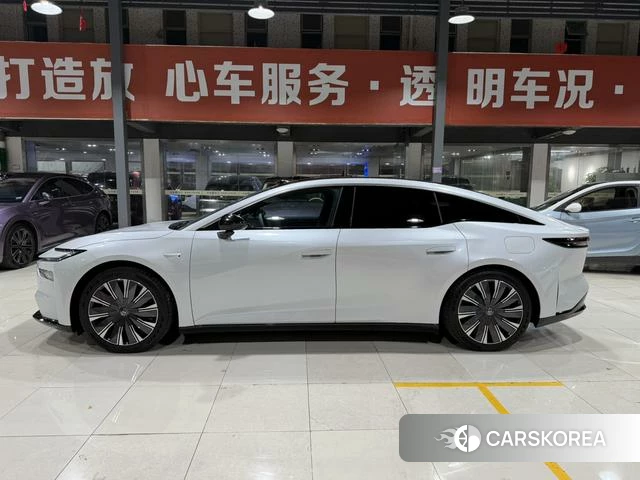 Toyota Platinum Wisdom 7 2026 Белый из Китая