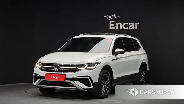 Volkswagen Tiguan Allspace 2023 Белый из Кореи