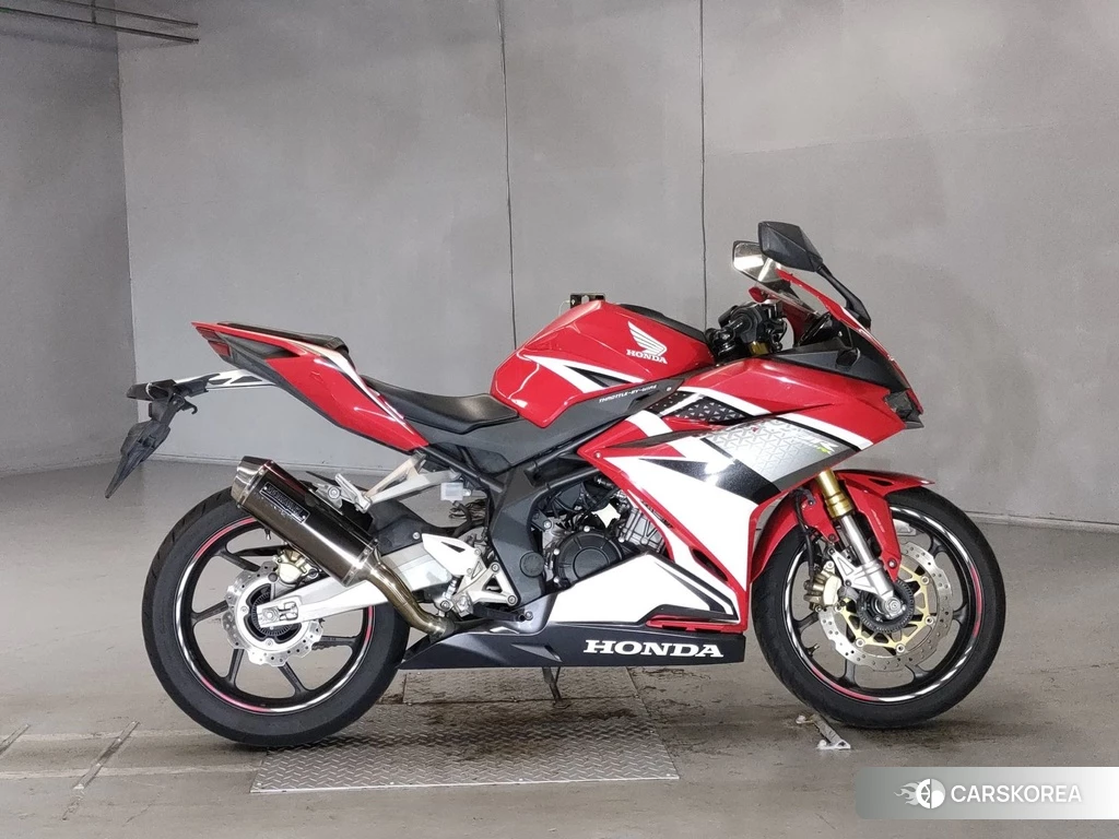 Проданный Honda CBR250RR 2017 из Японии