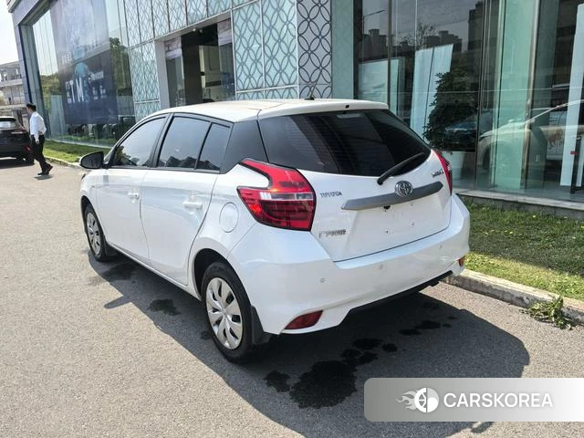 Toyota YARIS L Zhixuan 2022 Белый из Китая