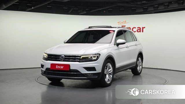Volkswagen Tiguan second Generation 2020 Белый из Кореи