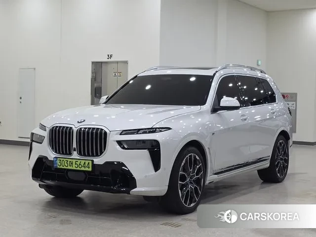 BMW X7 (G07) 2025 Белый из Кореи