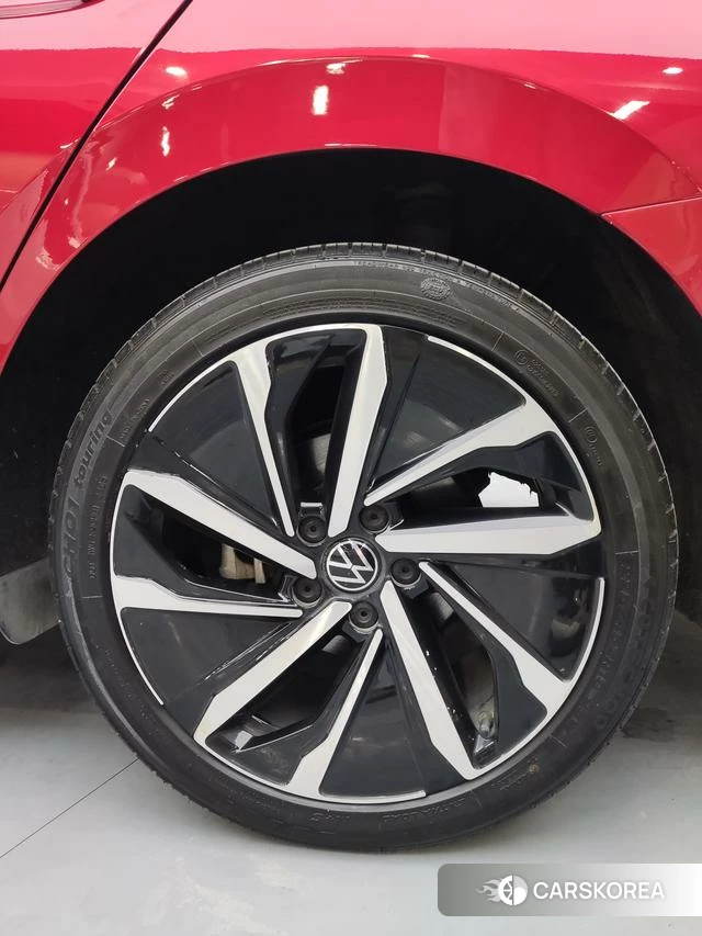 Volkswagen Lingdu 2022 Красный из Китая